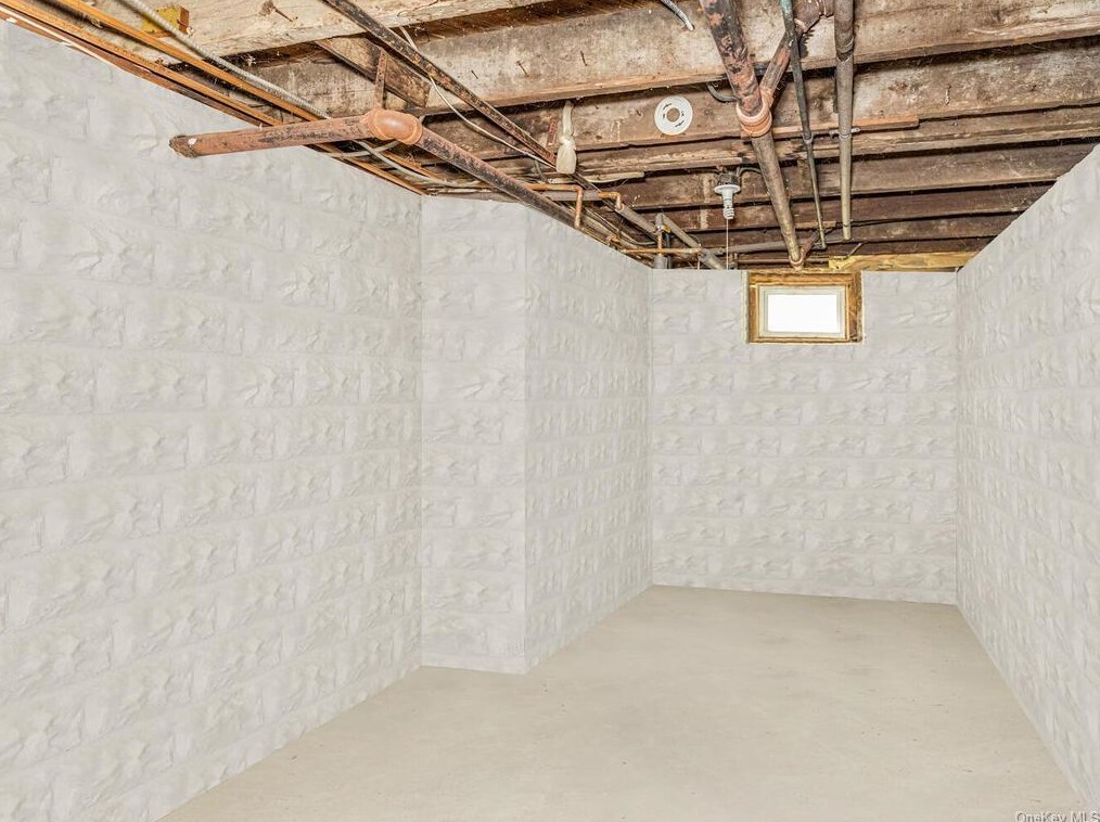 13 Hardy Pl, Yonkers NY  10703-1407 exterior