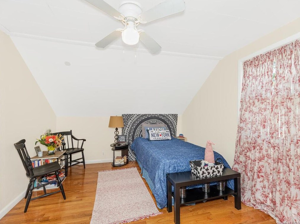 13 Hardy Pl, Yonkers NY  10703-1407 exterior