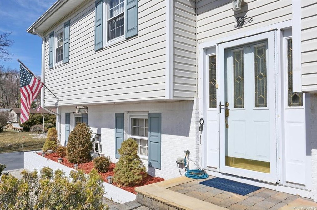 5 Frederick St, Garnerville, NY 10923