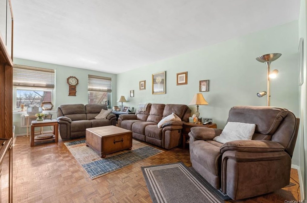 30 S Cole Ave #lc, Chestnut Ridge, NY 10977