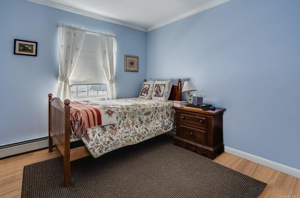 102 Meadow Ln, Poughkeepsie NY 12603-3278 exterior