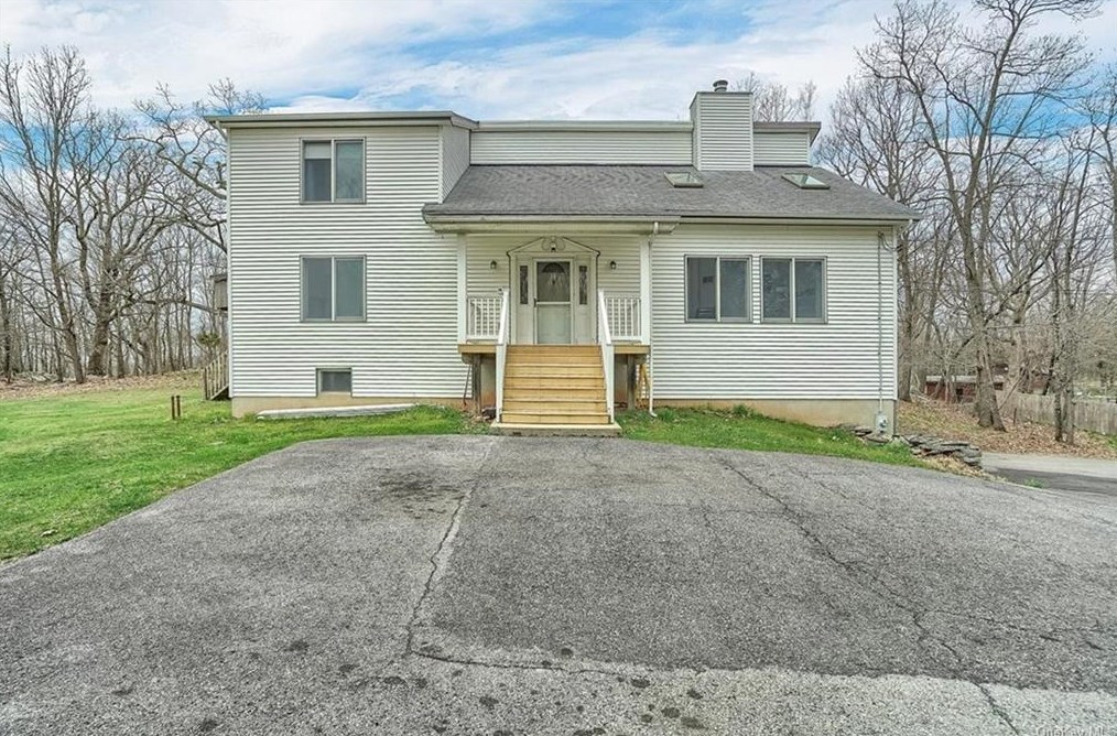 23 Bollenbach Dr, Monroe, NY 10950