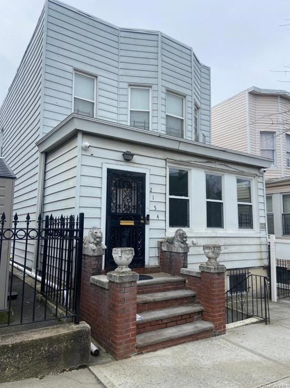 2154 Watson Ave, Bronx, NY 10472