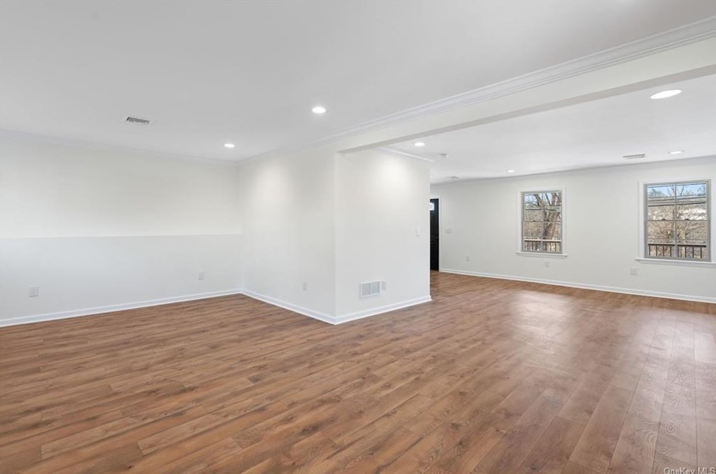 64 Oak St, Walden NY  12586-1241 exterior