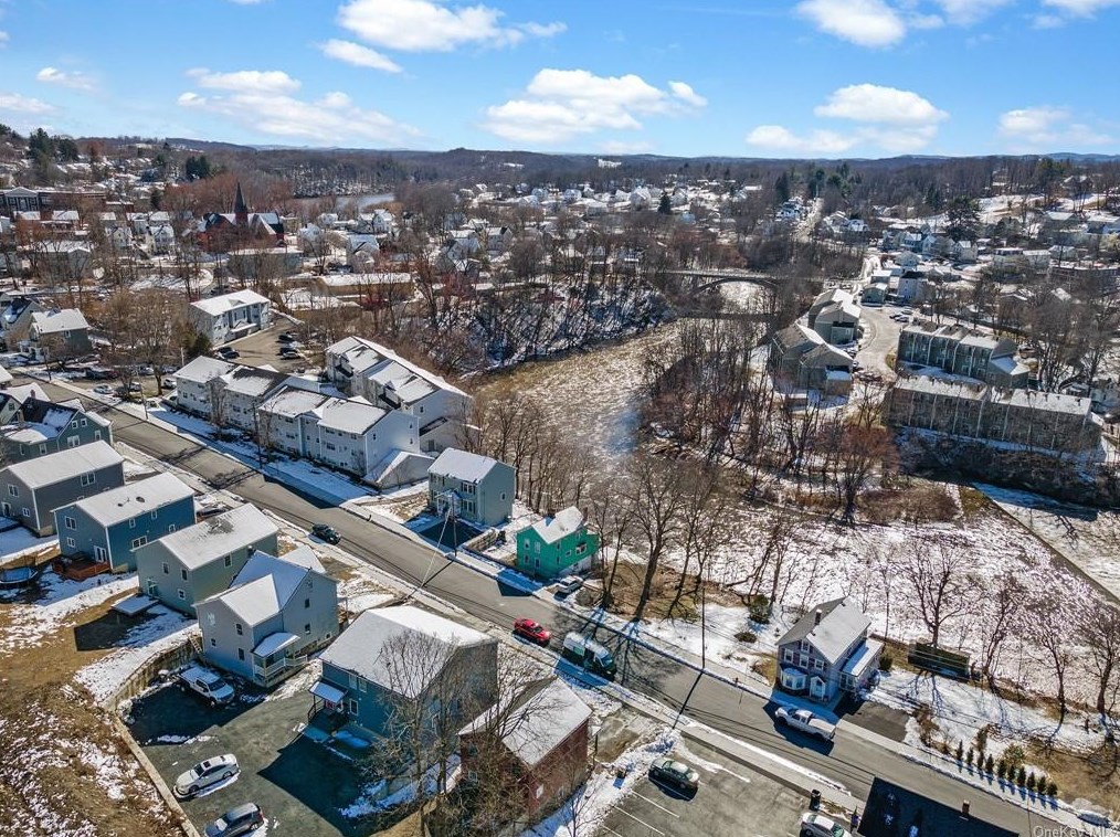 64 Oak St, Walden NY  12586-1241 exterior