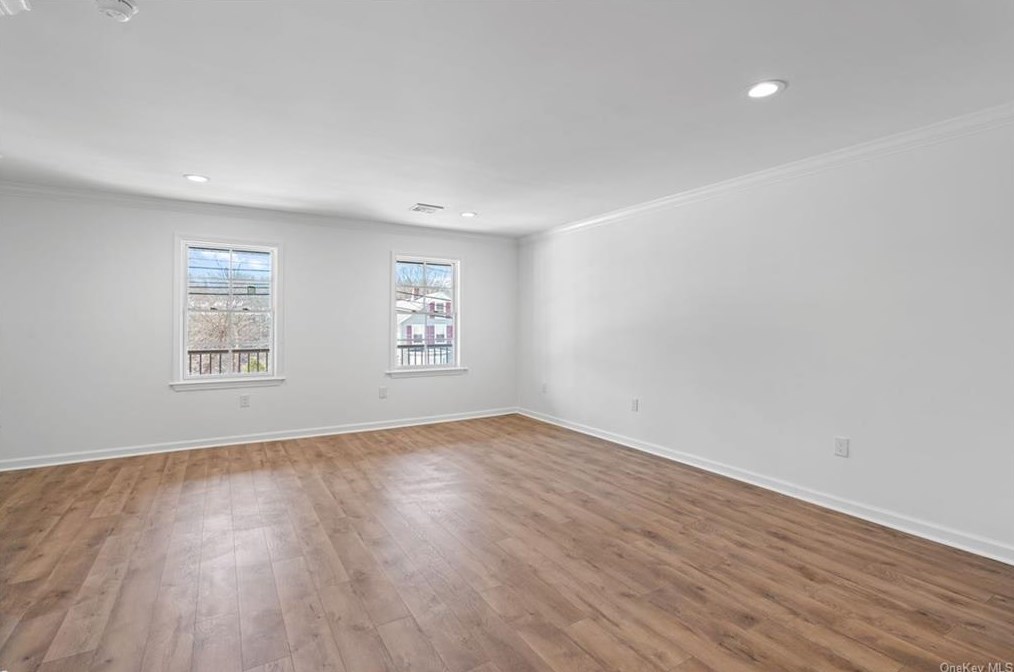 64 Oak St, Walden NY  12586-1241 exterior