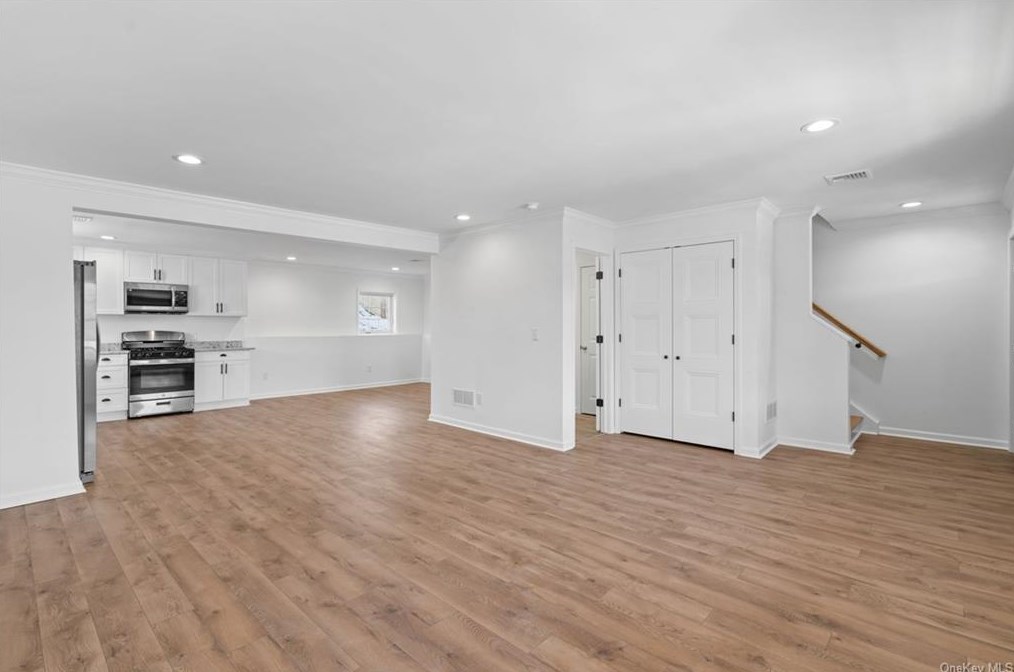 64 Oak St, Walden NY  12586-1241 exterior