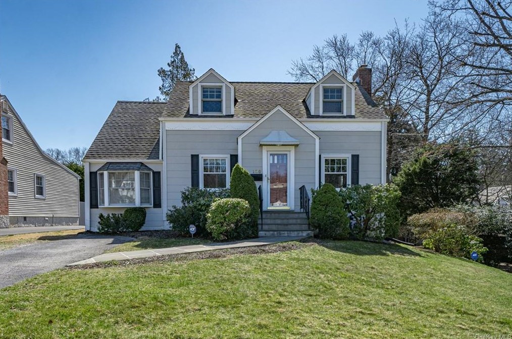 128 Seacord Rd, New Rochelle, NY 10804