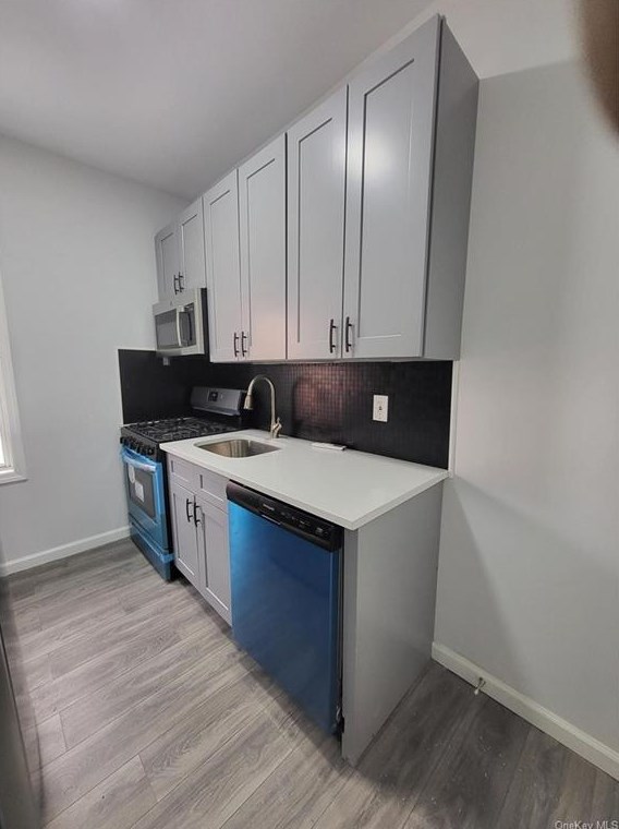 681 E 240th St, Bronx, NY 10471