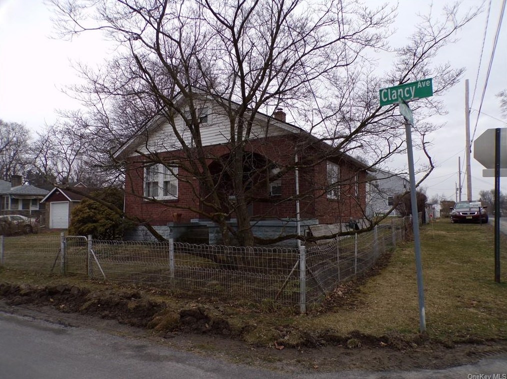 7 Clancy Ave Sw, Newburgh, NY 12553