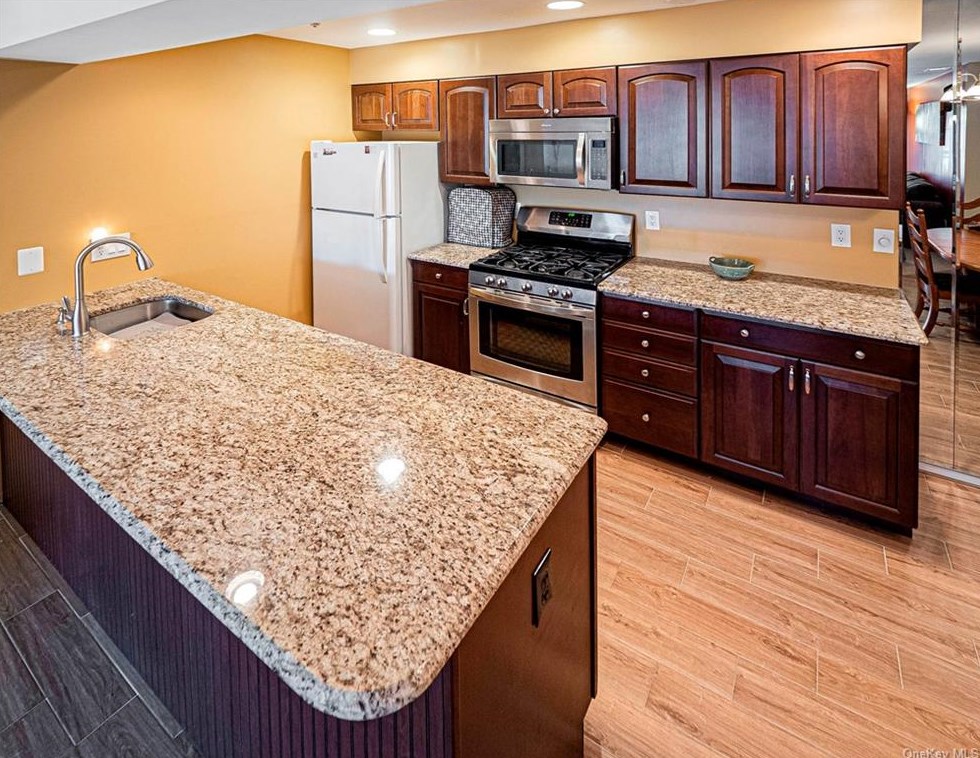 15 The Rise, Warwick, NY 10990