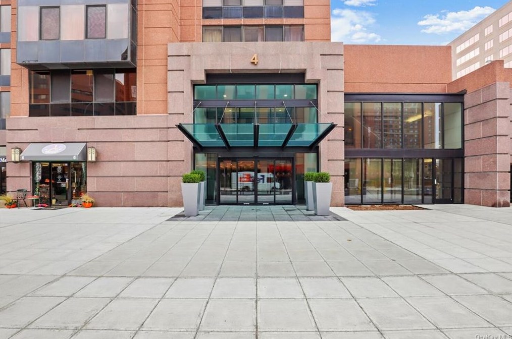 4 Martine Ave #1608, White Plains, NY 10606