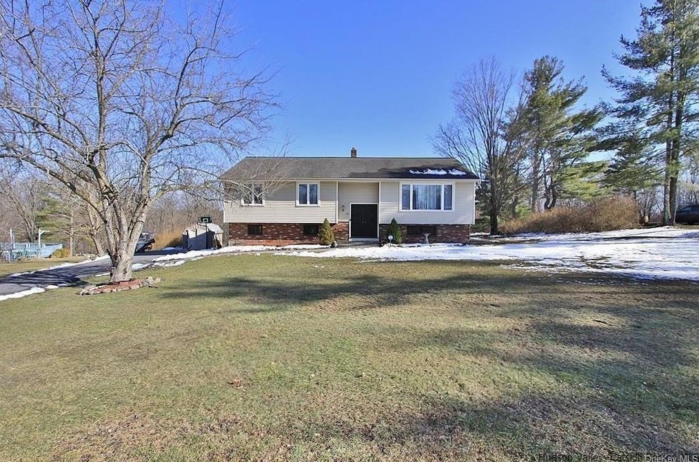 468 Ridge Rd, Camp Bell Hall, NY 10916