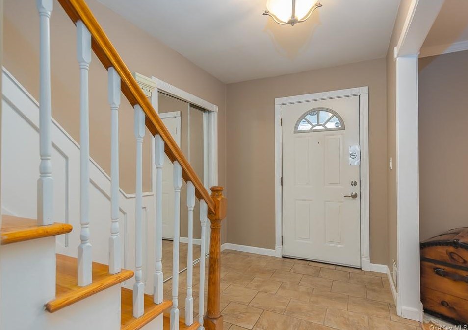 12 Elyse Dr, New City NY  10956-3308 exterior