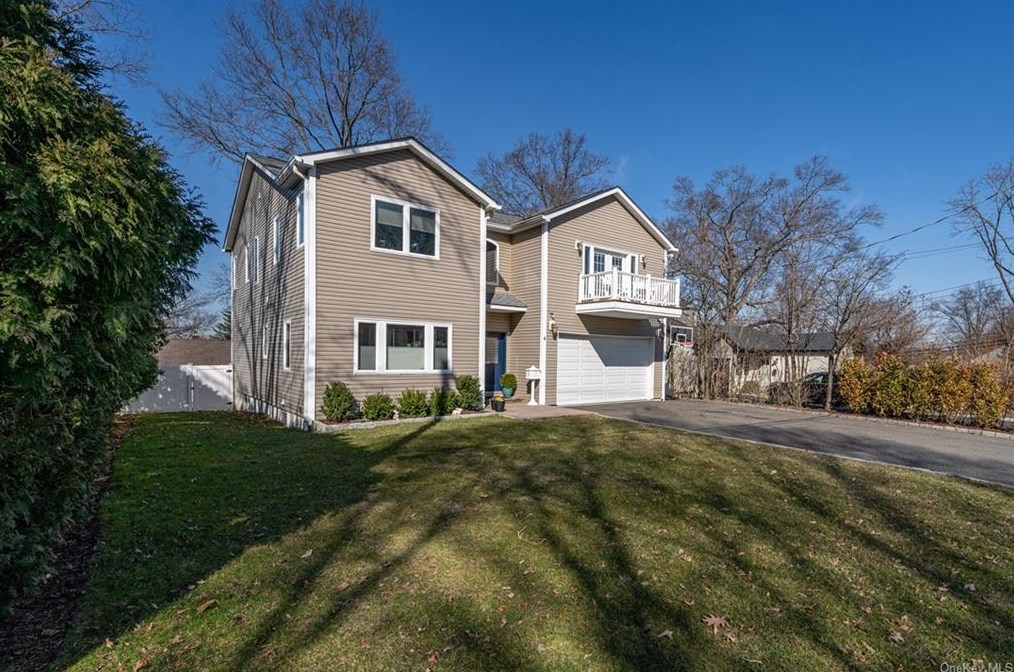 4 Highland Dr, Ardsley, NY 10502-1608