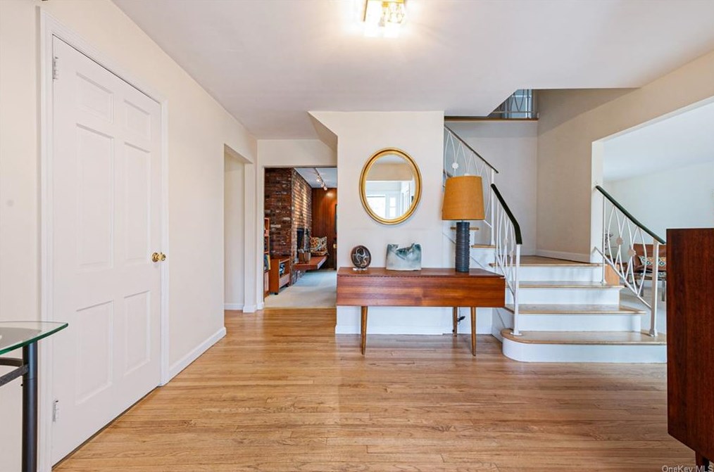 10 Cushman Rd, White Plains, NY 10606