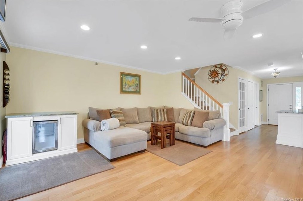 229 Sandpiper Ct, Yorktown Hgts, NY 10598