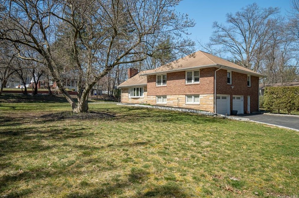 18 Glenwood Rd, New City, NY 10956