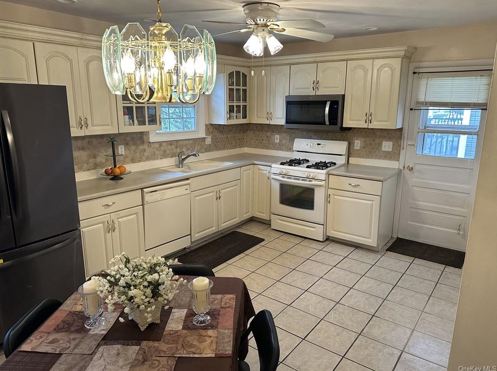 20 Cozzens Ave, Highland Falls, NY 10928-1924