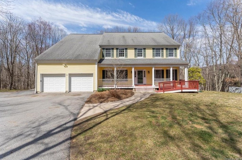 9 Bradys Farm Rd, Goldens Bridge, NY 10526-1201