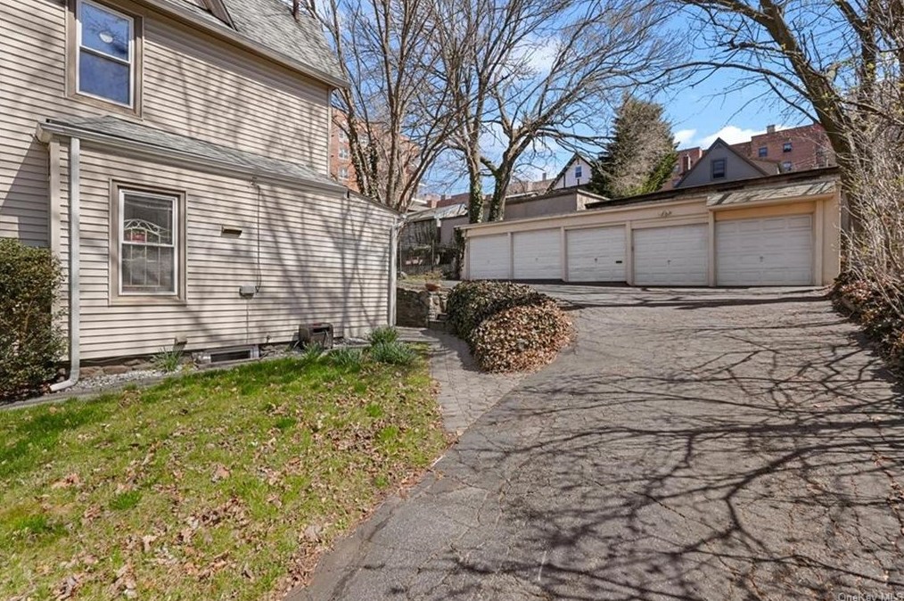 619 Locust St, Mount Vernon, NY 10552