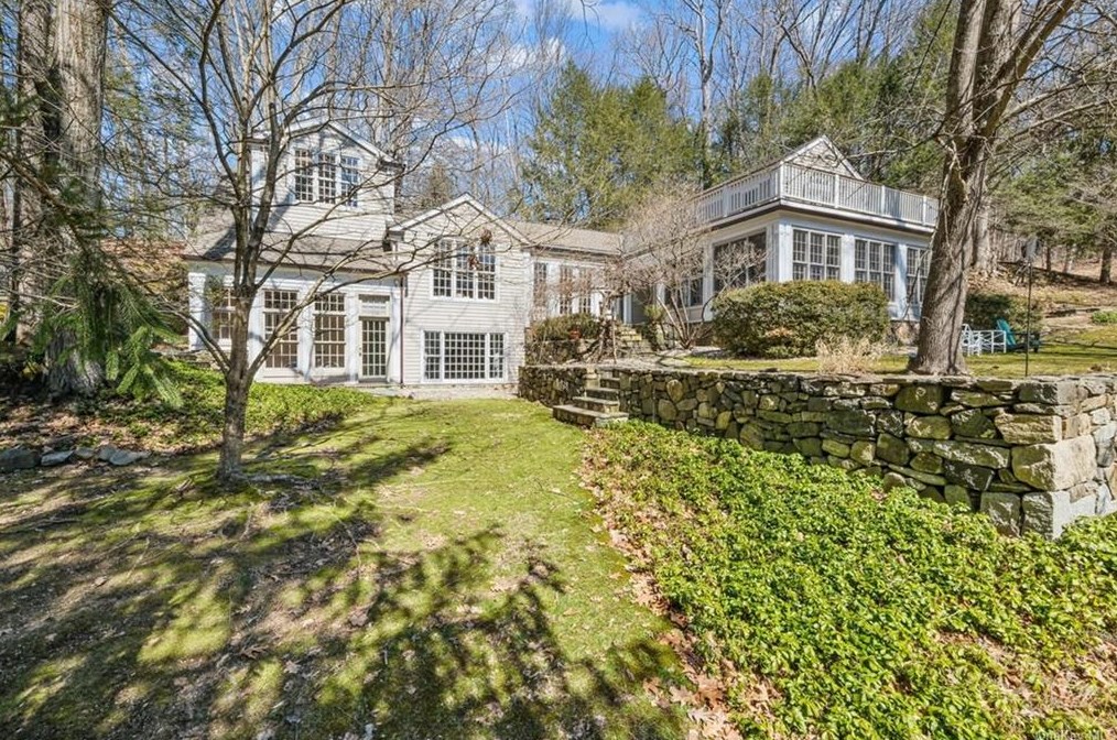 1380 Hunterbrook Rd, Yorktown Hgts, NY 10598