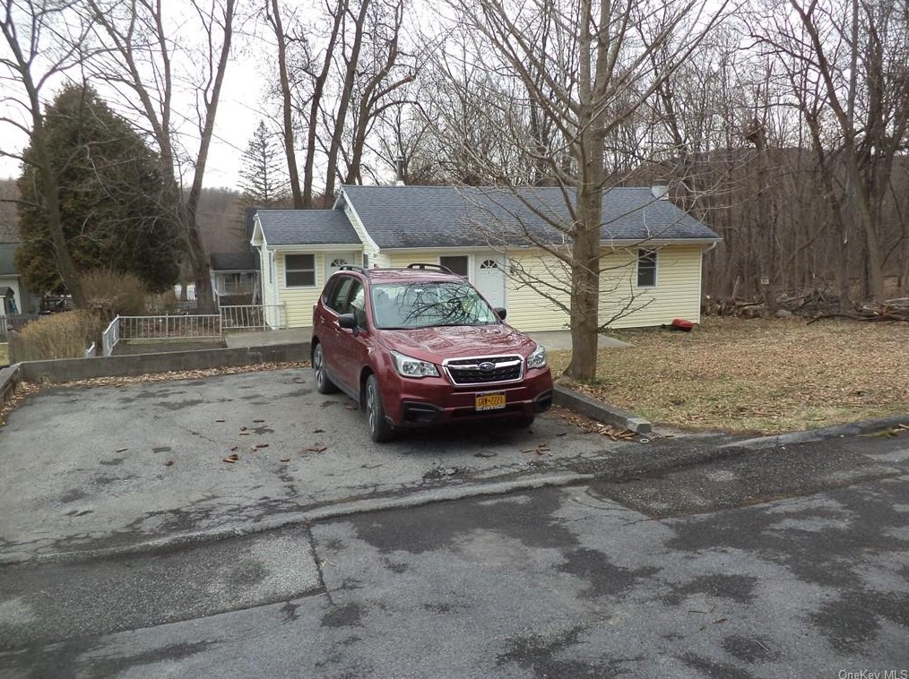 2 Poplar Trl, Monroe, NY 10950