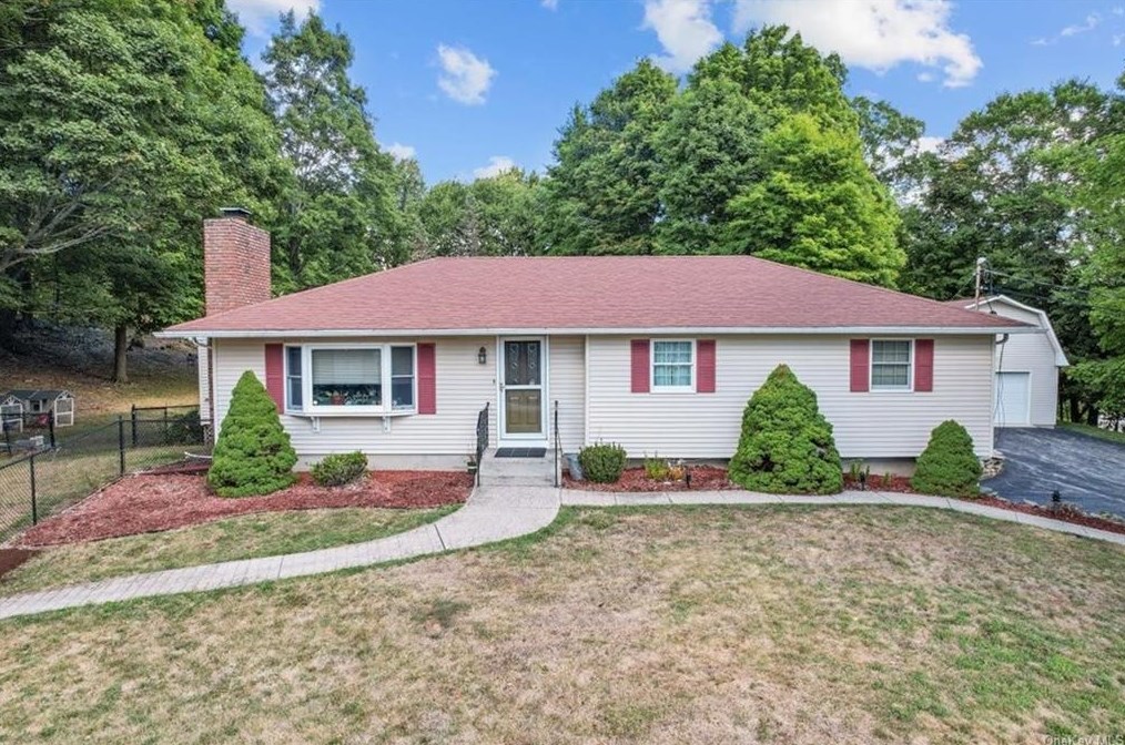 630 Van Burenville Rd, Middletown, NY 10940