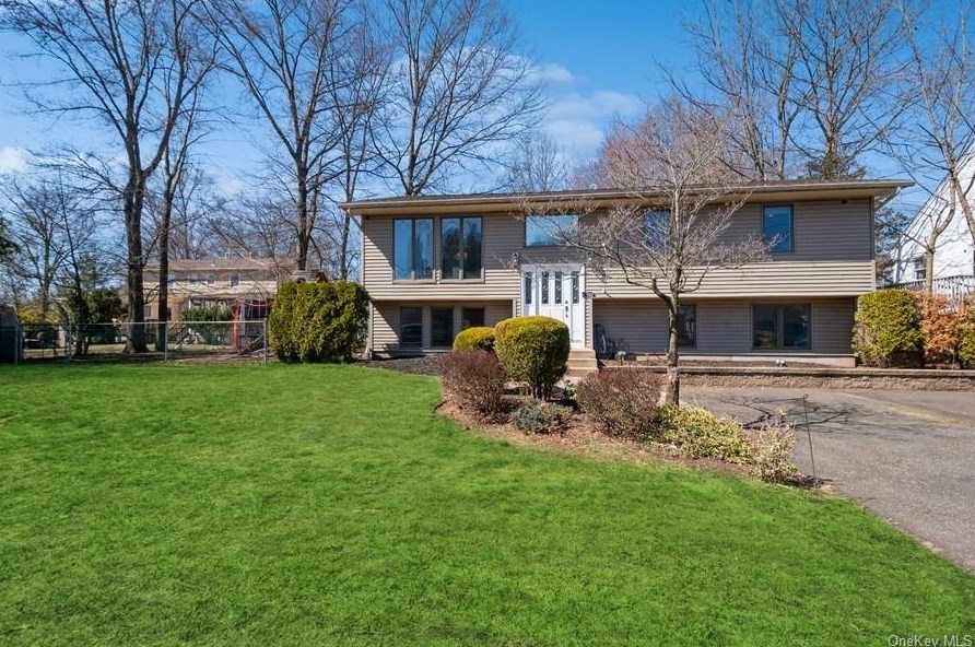 222 S Conger Ave, Congers, NY 10920