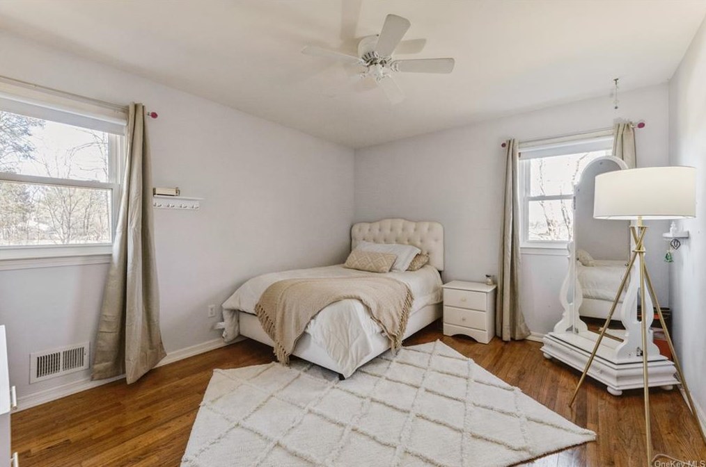 9 Cavalry Dr, New City NY  10956-5201 exterior