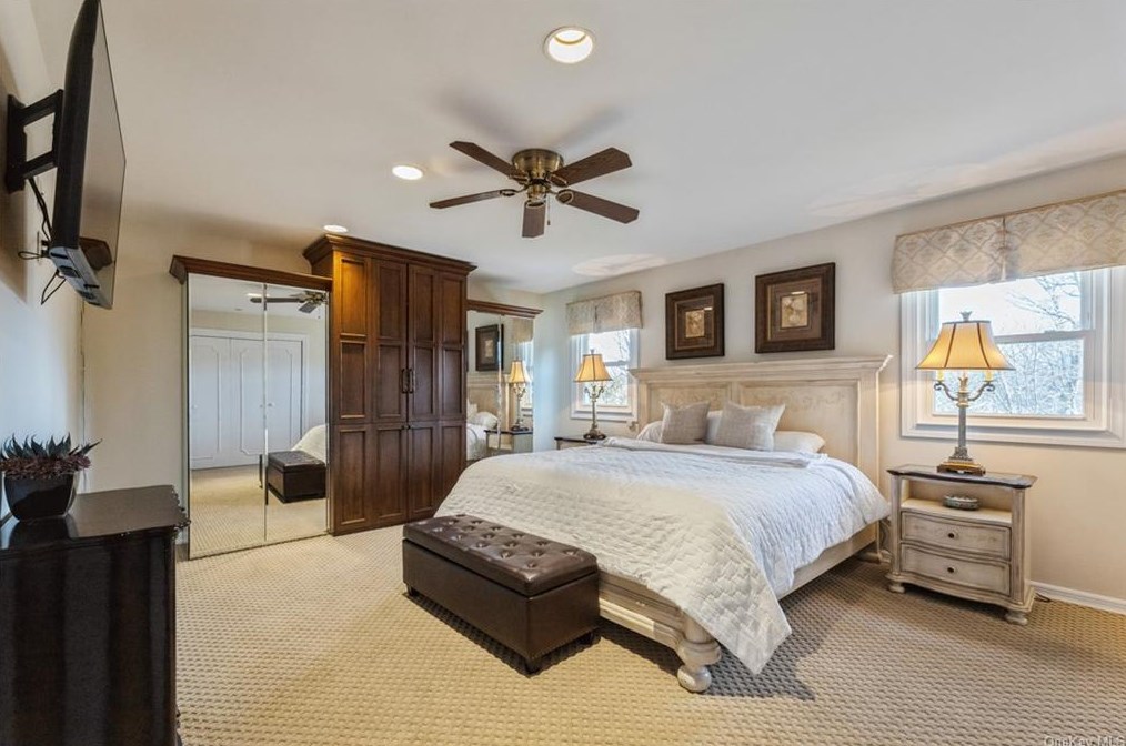 9 Cavalry Dr, New City NY  10956-5201 exterior