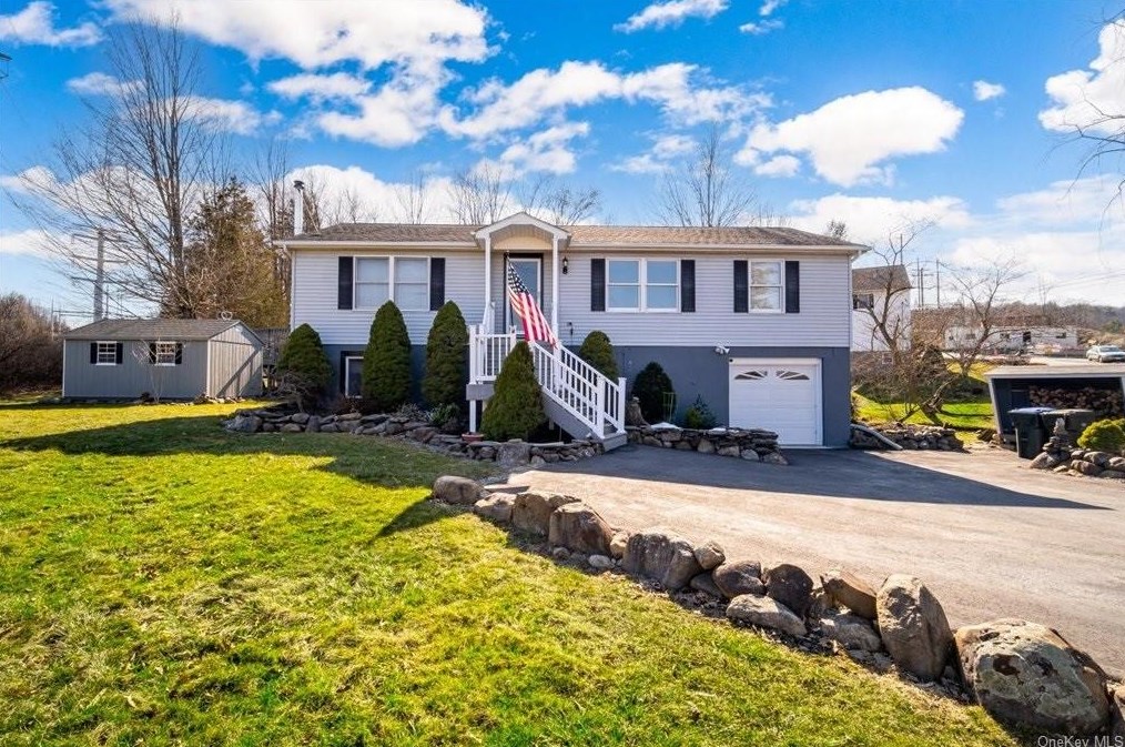 41 Sugarloaf Mountain Rd, Chester, NY 10918-2426