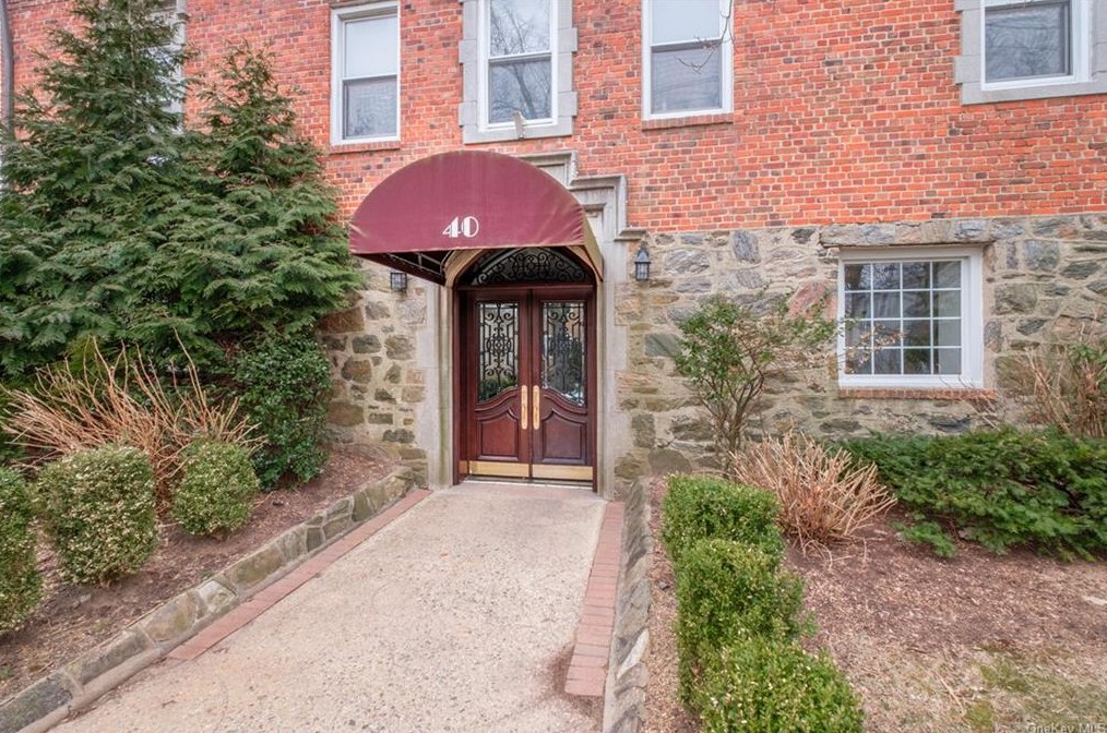 40 E Birch St #2c, Mount Vernon, NY 10552