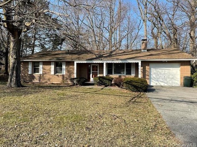 176 Caesars Ln, Newburgh, NY 12553