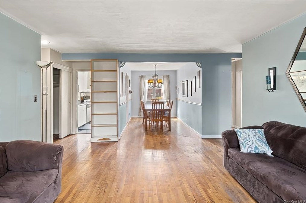 24 Dehaven Dr, Yonkers, NY 10703-1242