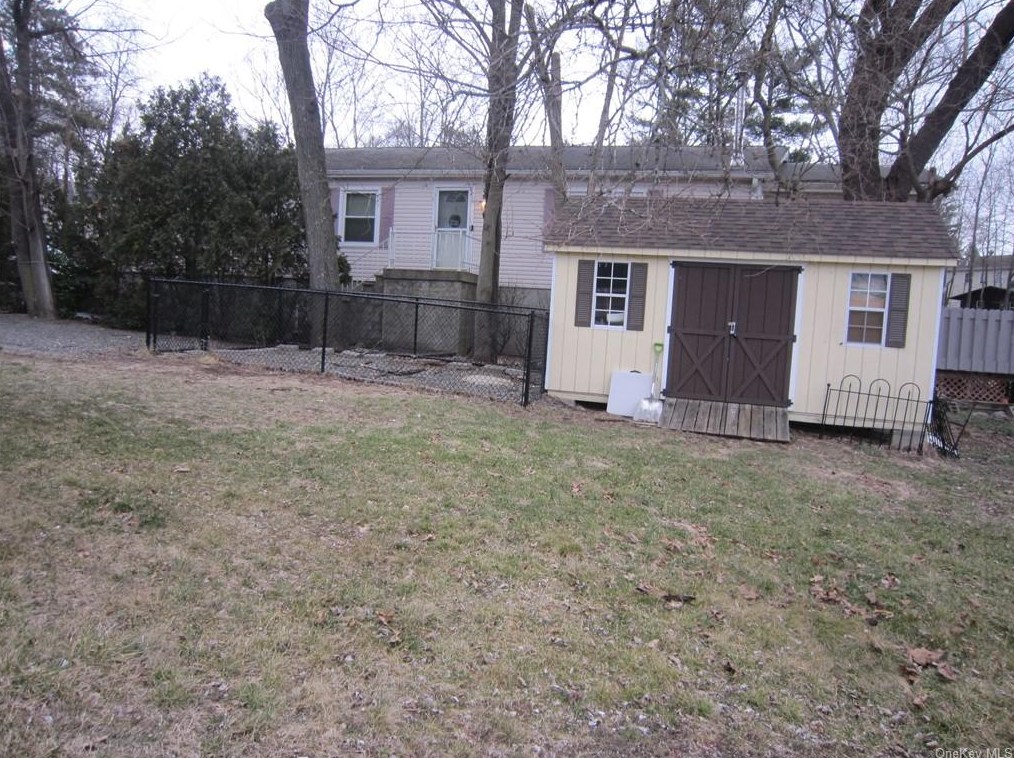 515 Shr Dr, Newburgh NY  12553-5487 exterior