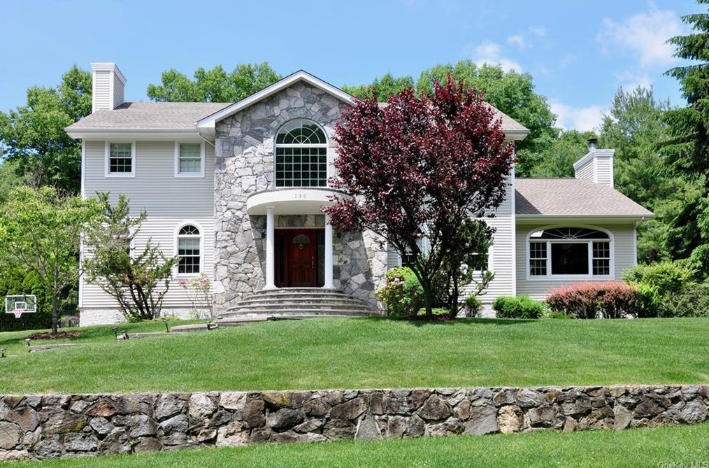 390 Riverview Rd, Irvington On Hudson, NY 10533-1340