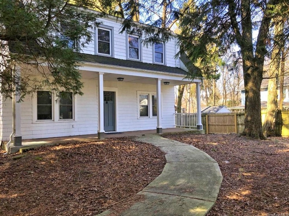 262 Maple Rd, Valley Cottage, NY 10989