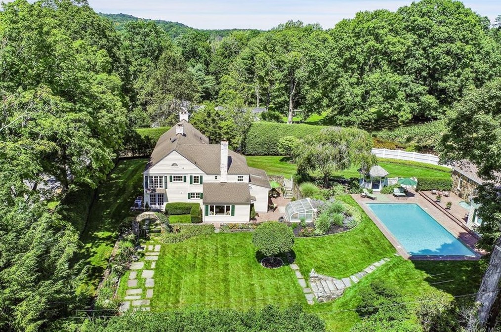 715 Bedford Rd, Mount Kisco, NY 10549