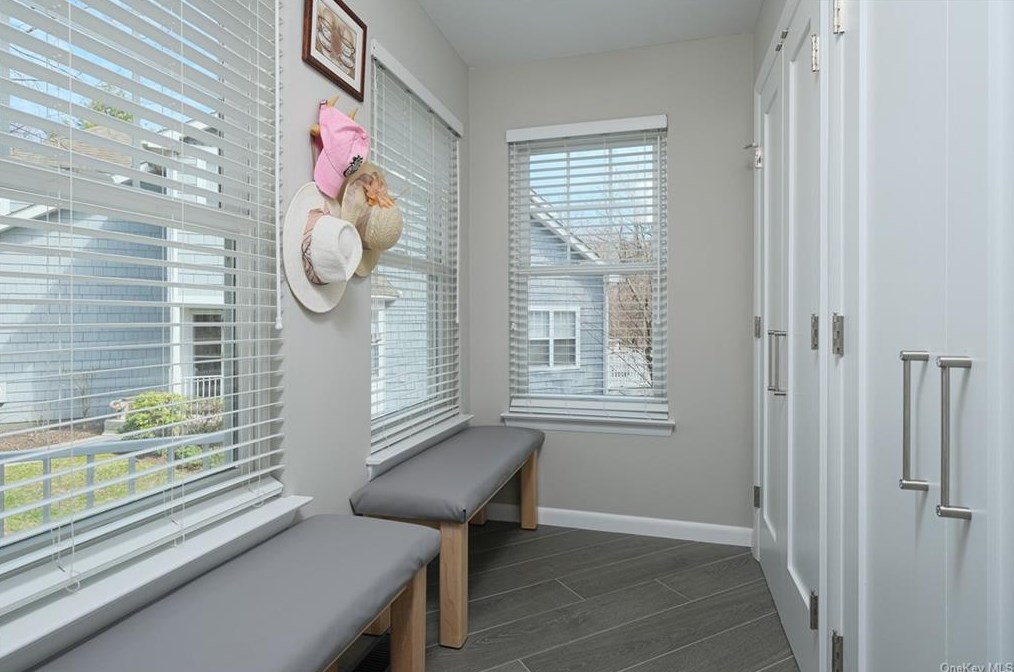 45 Mystic Dr, Crotonville, NY 10562