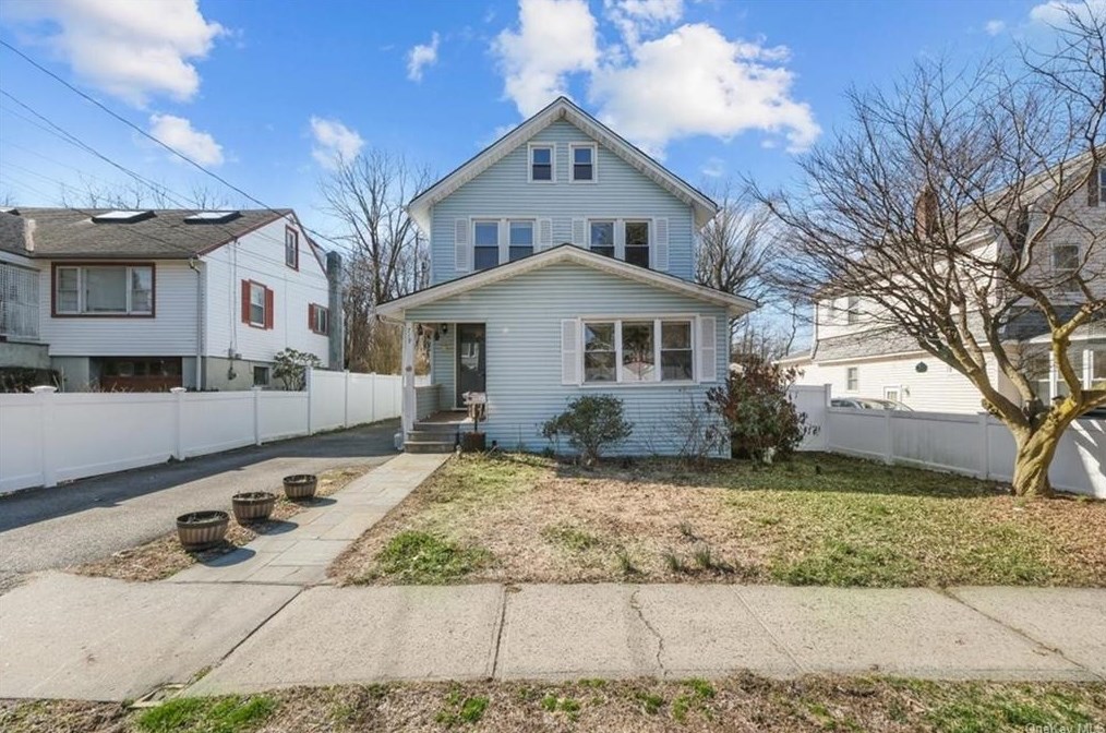 719 Lindbergh Ave, Peekskill, NY 10566-5801