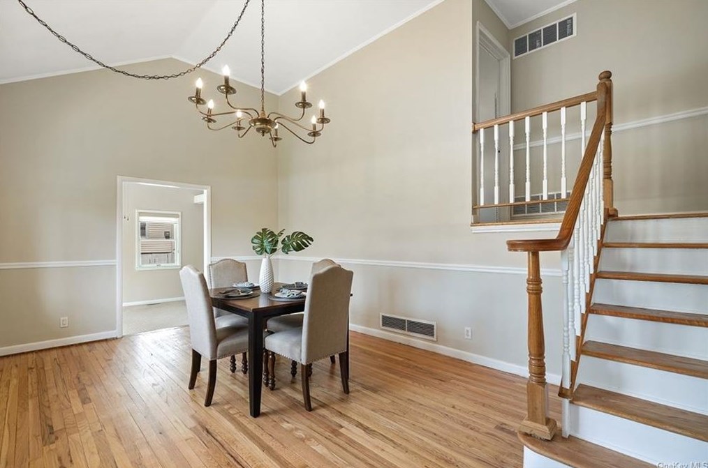 2810 Hedge St, Yorktown Hgts, NY 10598