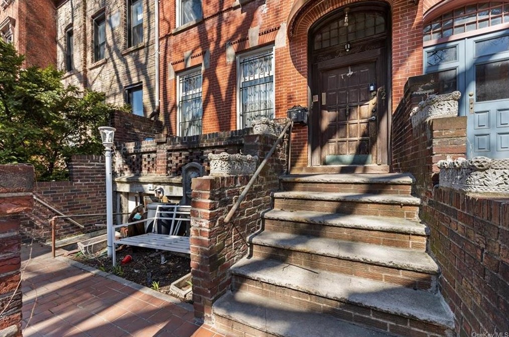 421 W 154th St, New York, NY 10032