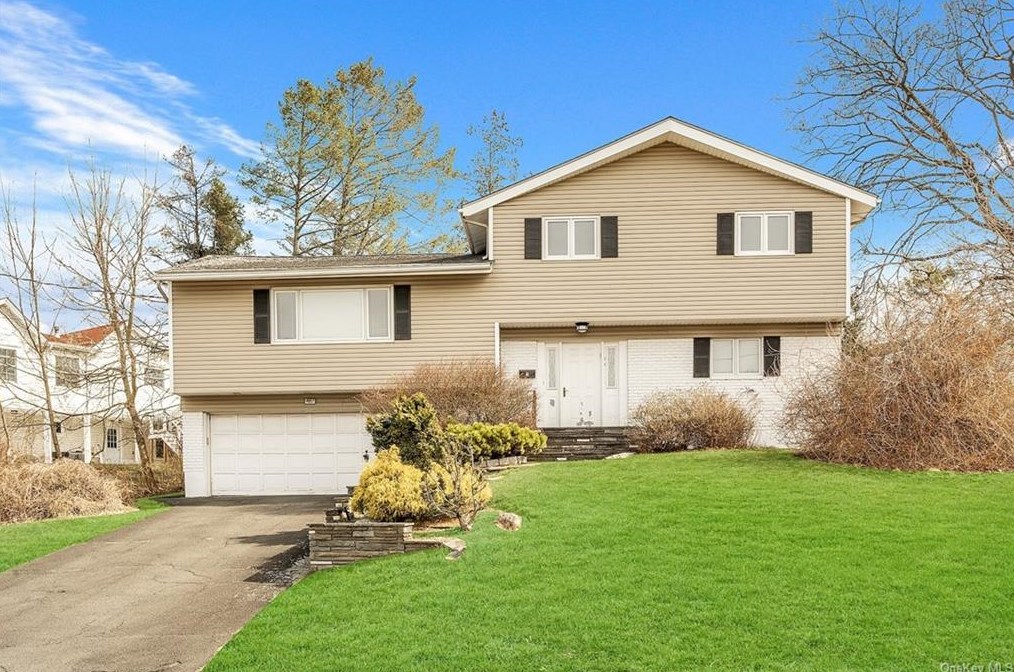 3 Wayne Ct, Ardsley, NY 10502-1211