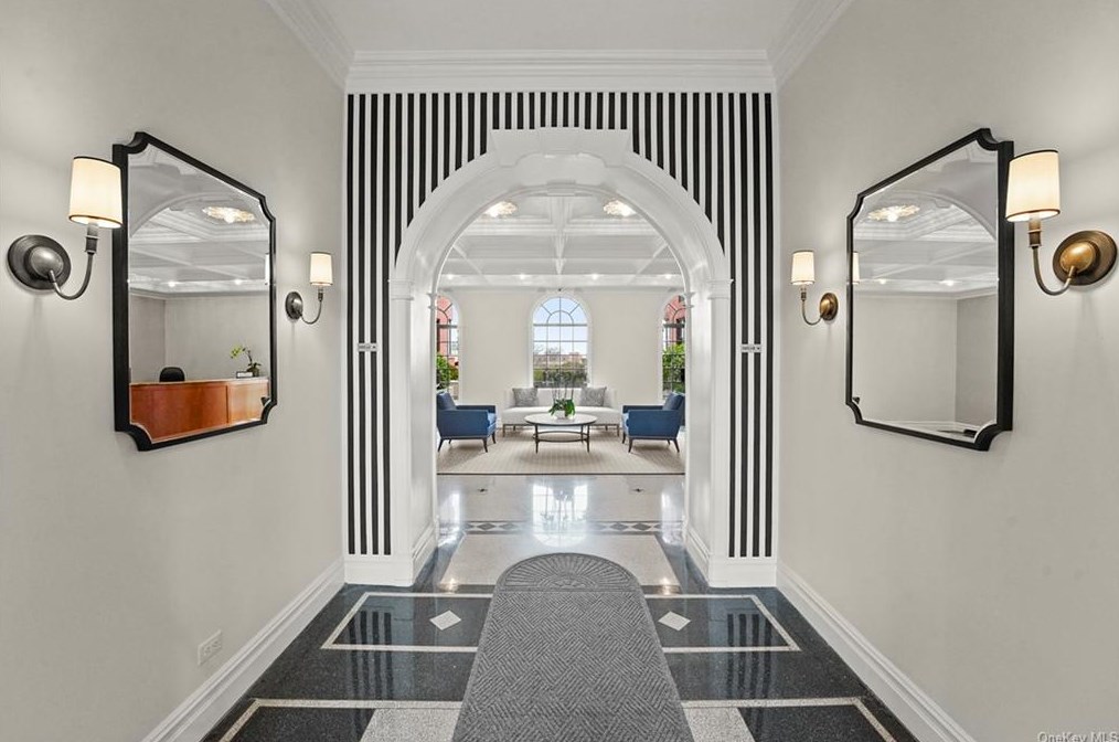 40 W Elm St, Greenwich, CT 06830