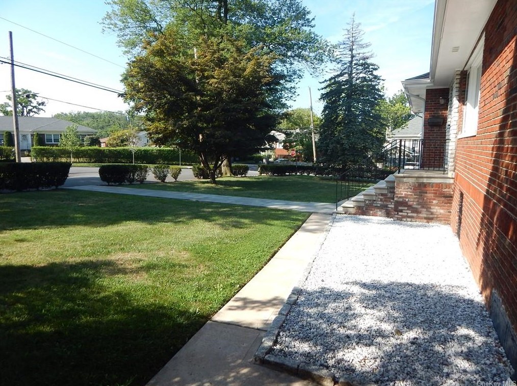 105 Jackson Ave, New Rochelle, NY 10803