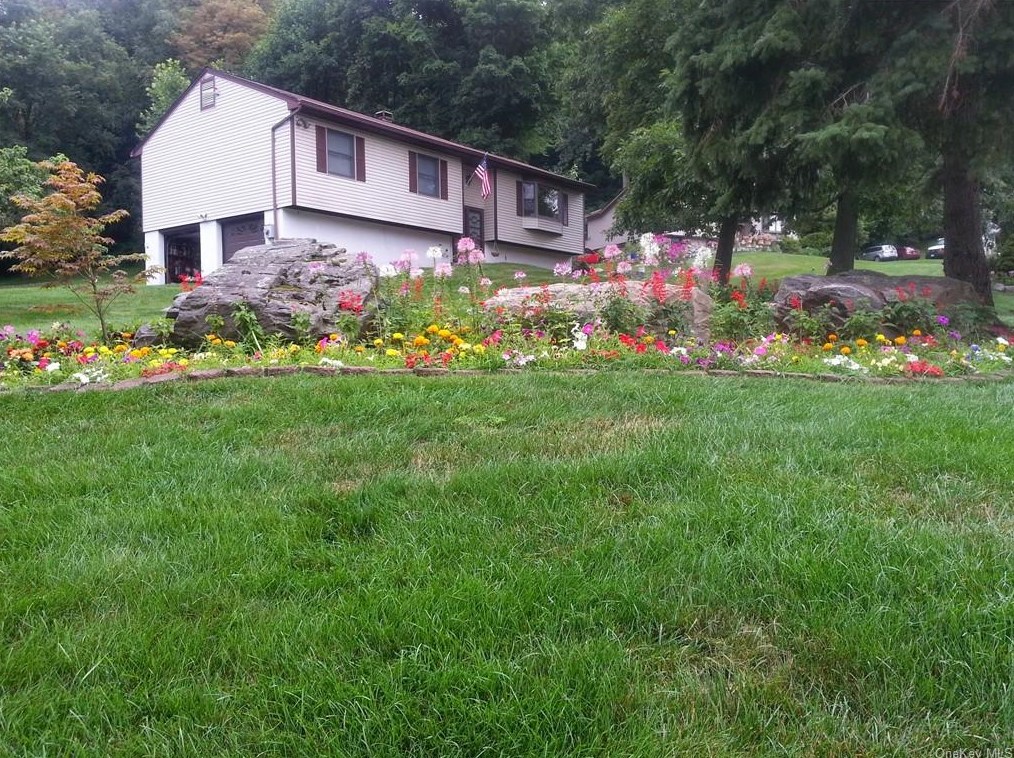574 Shenandoah Rd, East Fishkill NY  12533-6860 exterior