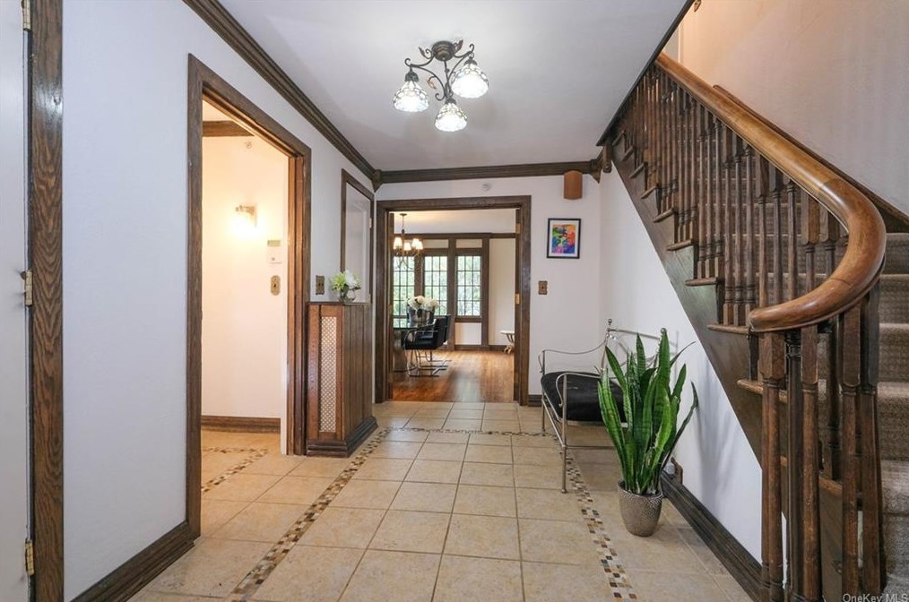 18 Montrose Rd, Scarsdale, NY 10583
