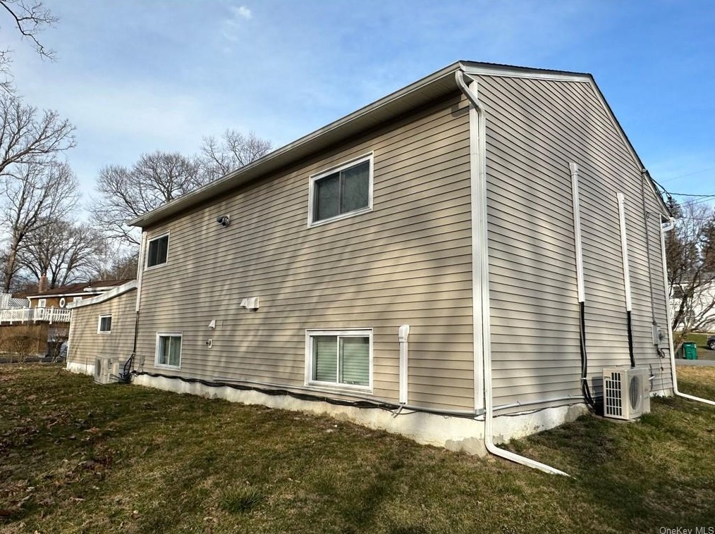 532 Washington Ave, Newburgh, NY 12550-5700