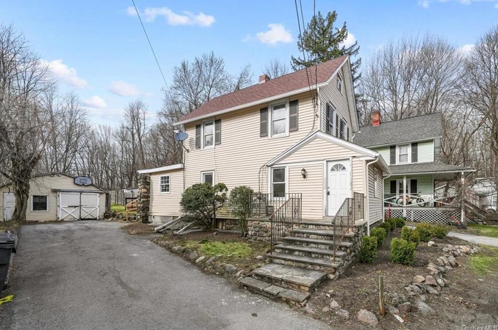 57 Smith Clove Rd, Central Valley, NY 10917